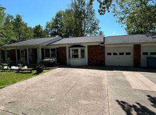 115 Woodview Ln, Carterville, IL 62918