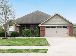 1485 Luke St, Pea Ridge, AR 72751