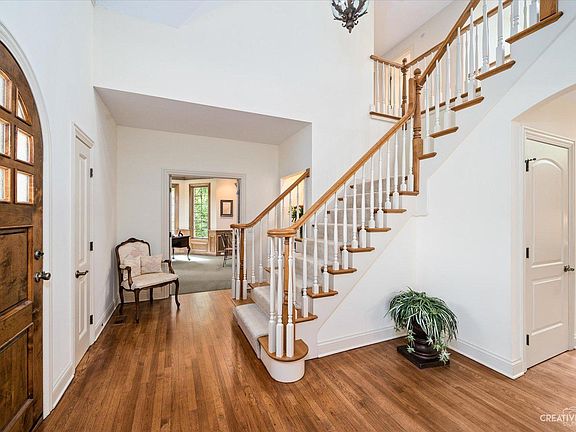 3rd image of 38W180 Heritage Oaks Dr