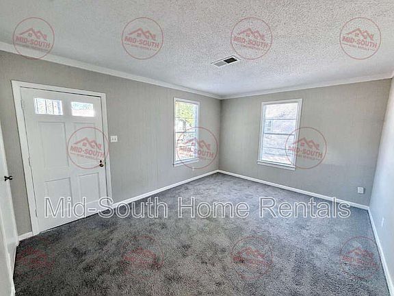 3rd image of 1060 Salem St