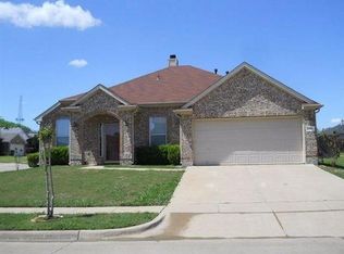 7101 Lake Hawkins Dr, Arlington, TX 76002