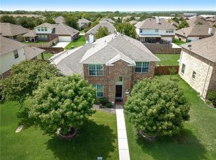 516 Golden Bell Dr, Glenn Heights, TX 75154