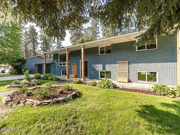 3rd image of 4144 E Woodland Dr