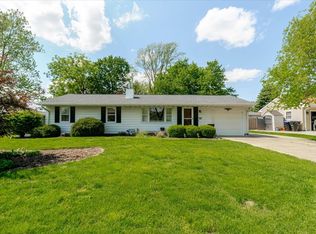 302 Radliff Rd, Bloomington, IL 61701