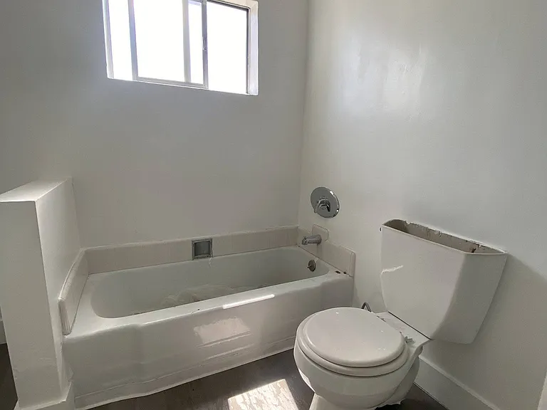 8751 W. Guthrie Ave. — Photo 13
