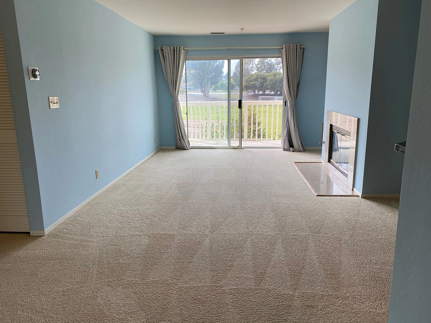 Epic Rea: Condo W/Parking & Community Pool Close To Bart & Schools — Photo 2