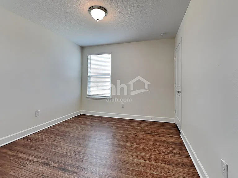 1045 Walden Pond Dr — Photo 28