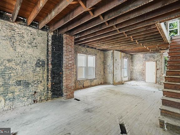 4th image of 749 Girard St NW