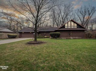 1776 Brookside Dr, Flint, MI 48503
