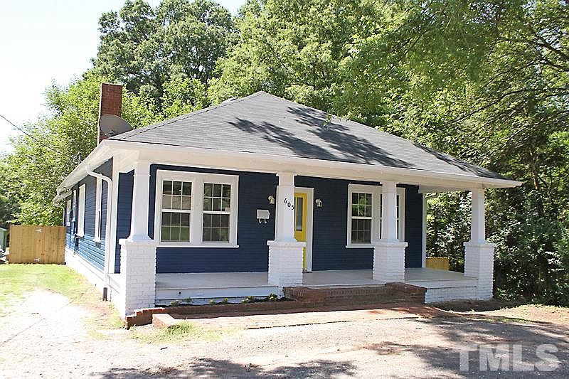 1st image of 605 W Carver St