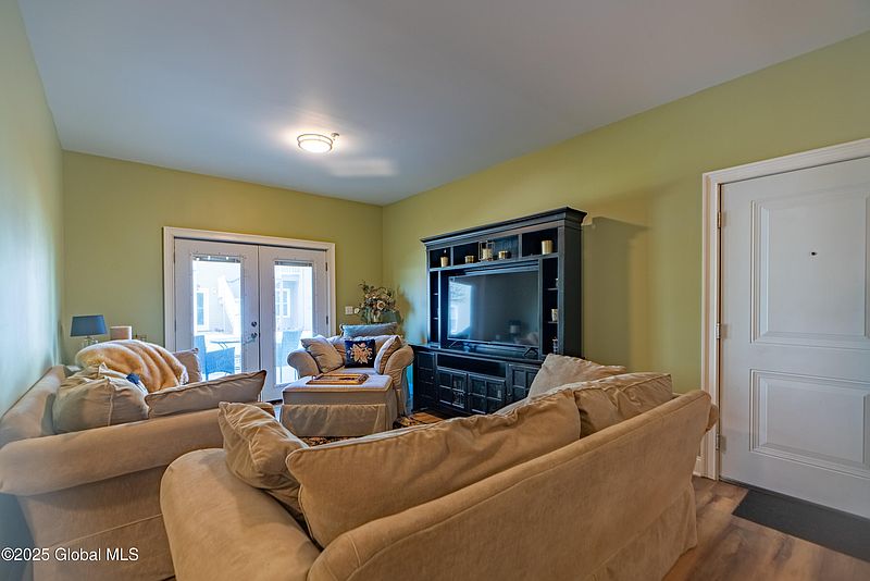 5th image of 289 Jefferson Street APT 19