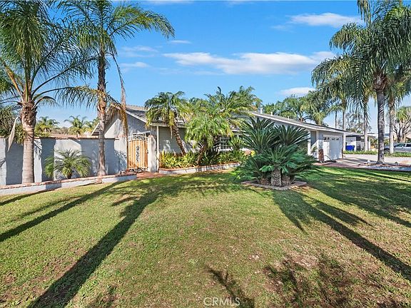 3rd image of 8310 Santiago Cir