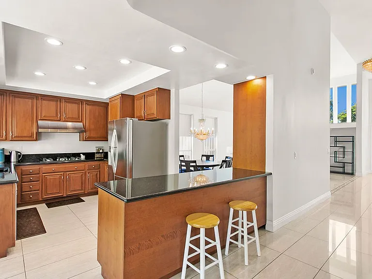 28602 Silverton Dr — Photo 14
