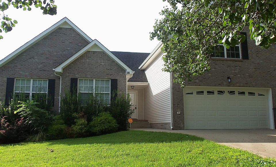 1st image of 607 W Creek Dr