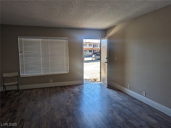 4th image of 615 S Royal Crest Cir Unit 15