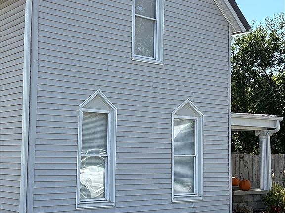 2nd image of 216 S Franklin St