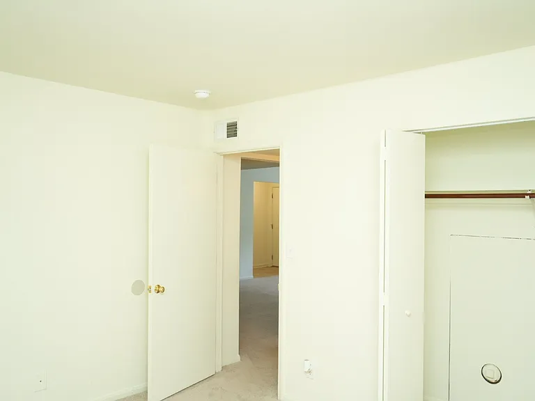 Gardenwood Apartments — Photo 36
