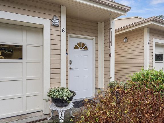 5th image of 909 Admirals Rd #8