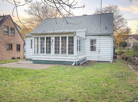 5th image of 406 S Rockford Ave