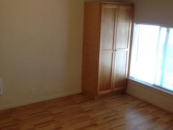 3rd image of 260 W 6th Ave APT 8