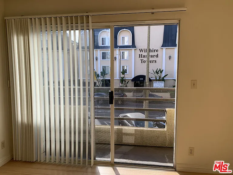 420 S Harvard Blvd #101 — Photo 13
