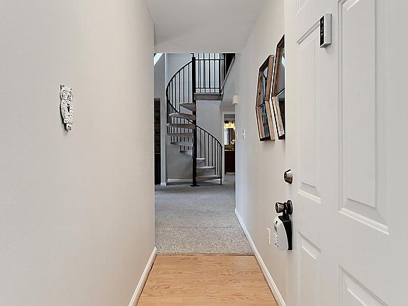3rd image of 6913 Sandra Marie Cir #B