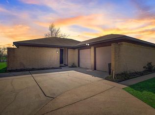 409 Bayridge Dr, League City, TX 77573