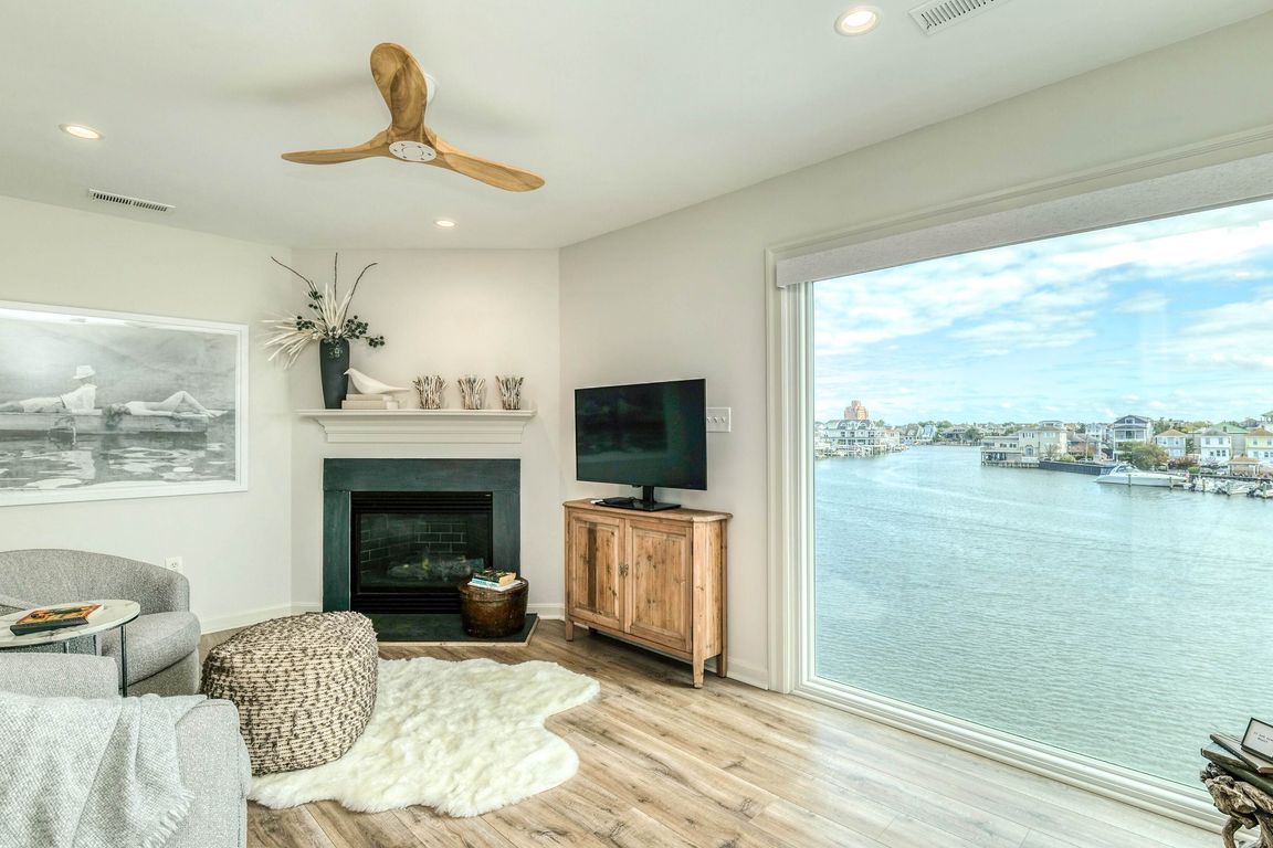 next background image