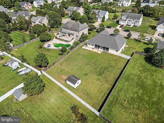4th image of 1028 Canterbury Ln
