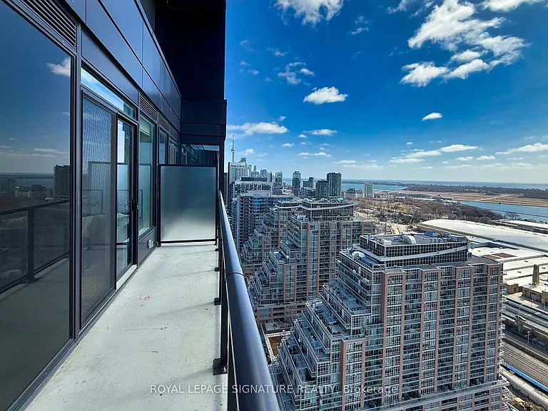 135 E Liberty St #Penthouse 9 — Photo 22