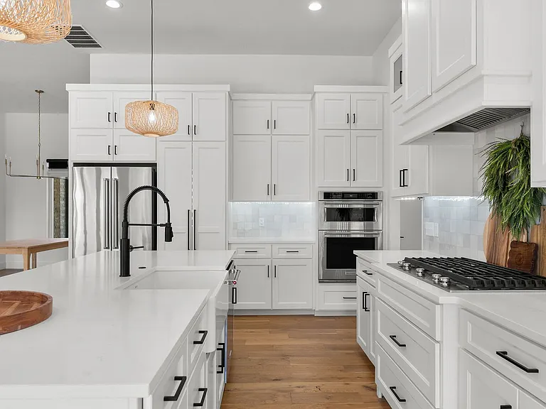 4464 E Lancaster Way — Photo 12