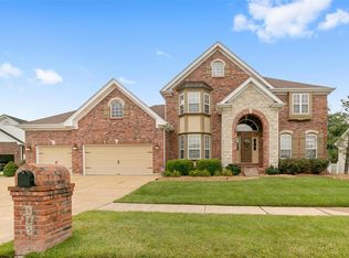645 Crown Pointe Estates Ct, Ballwin, MO 63021