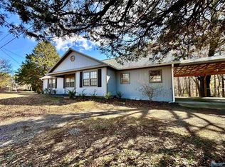 358 Apple Grove Rd, Laceys Spring, AL 35754