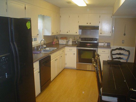 3rd image of 480 Sedgefield Dr