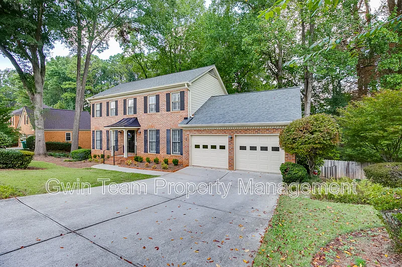 River Oak Village — Photo 2