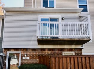 4393 Pembrook Village Dr, Alexandria, VA 22309