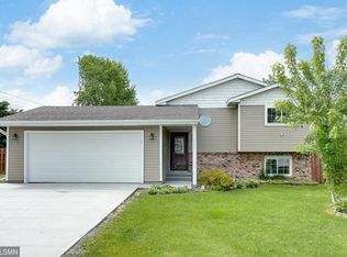 1995 Robin Ln N, Centerville, MN 55038