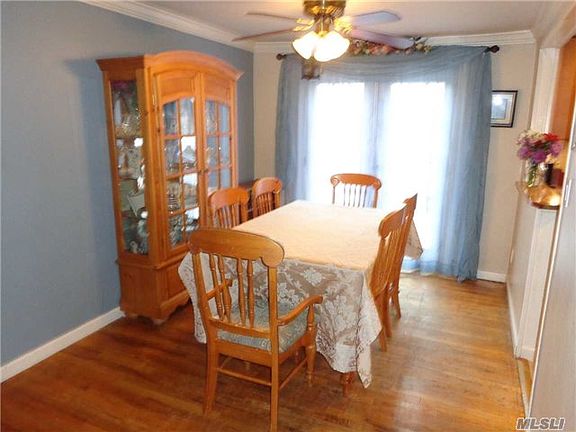 5th image of 44 Montclair Dr