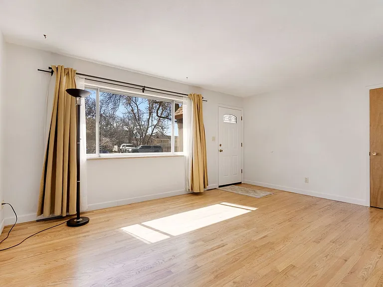 404 Cornell Ave — Photo 4