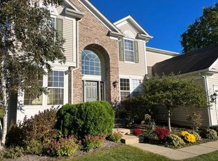 611 Somerset Ave, Dundee, IL 60118