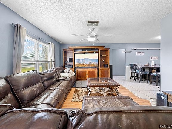 4th image of 11201 Island Pine Dr