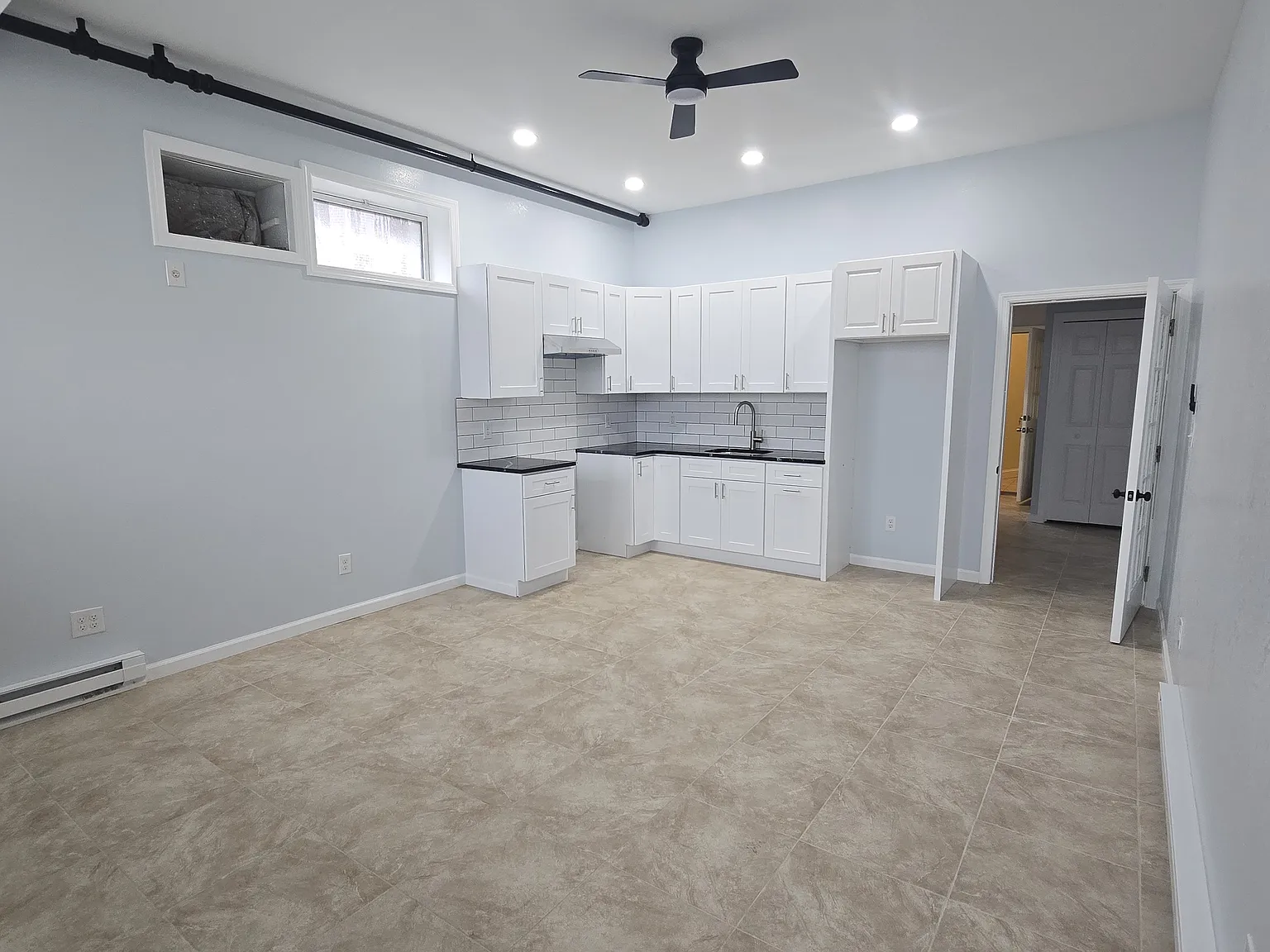 1 bed, 900 sqft, $1,100 — Photo 2