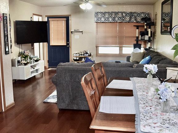 3rd image of 203 Holt Circle Dr