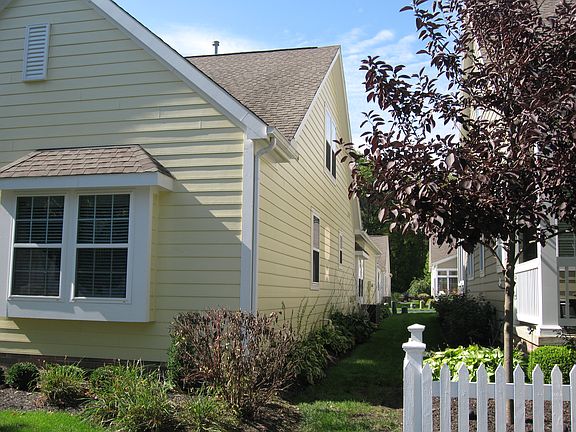 3rd image of 3813 Bentworth Ln #106