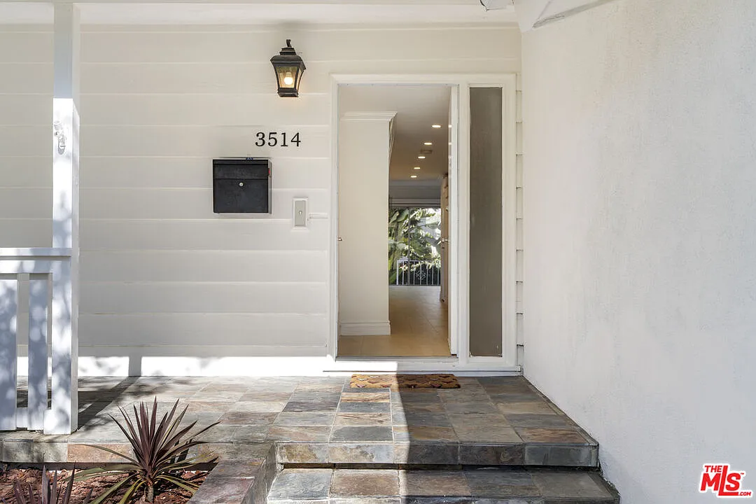 4 bed, 2.5 bath, 2365 sqft, $10,000 — Photo 4