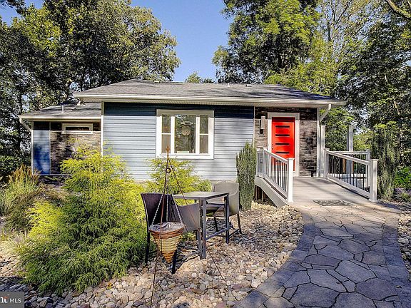 4th image of 27260 Holly Ln