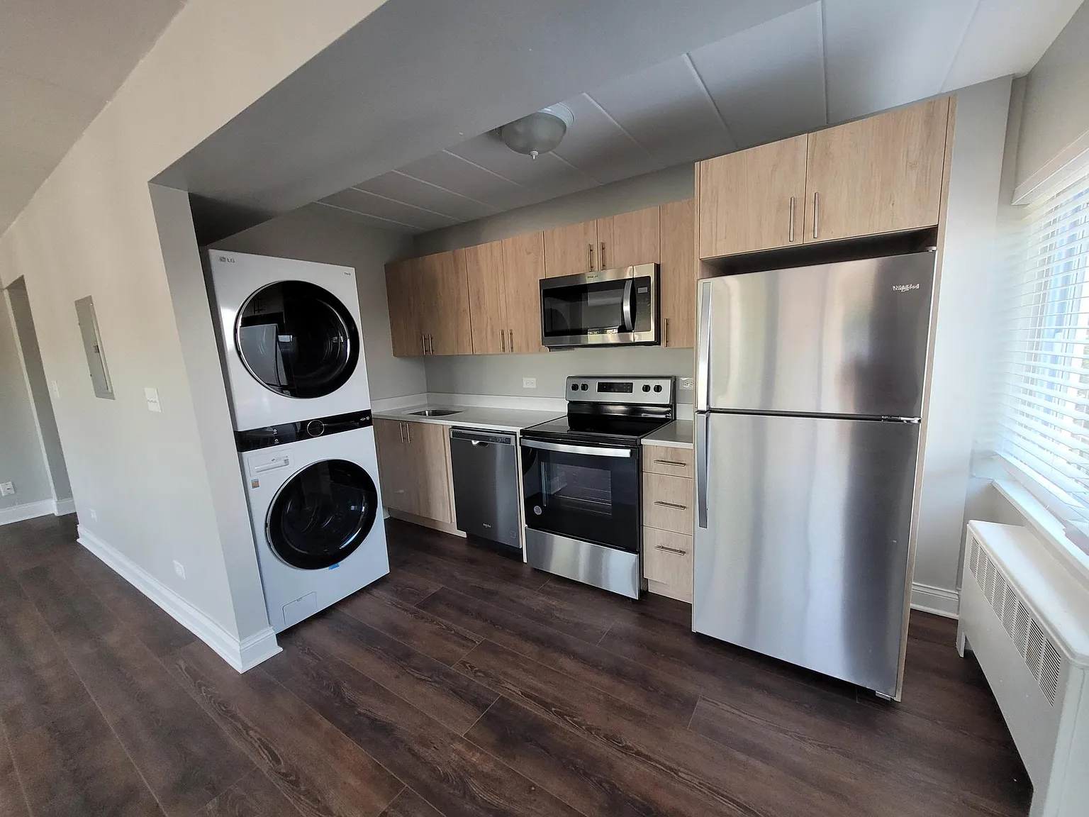 2 bed, 1.5 bath, $1,995 — Photo 1