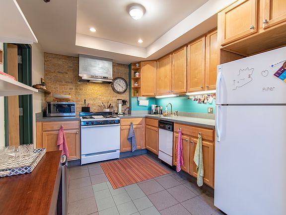 5th image of 2144 Ashland Ave Ste 5