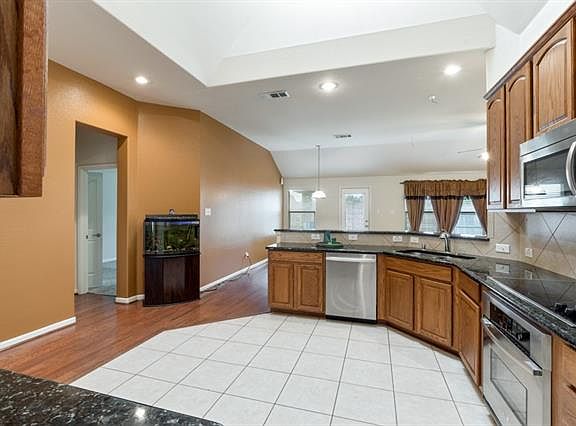 5th image of 2501 Flowing Springs Dr