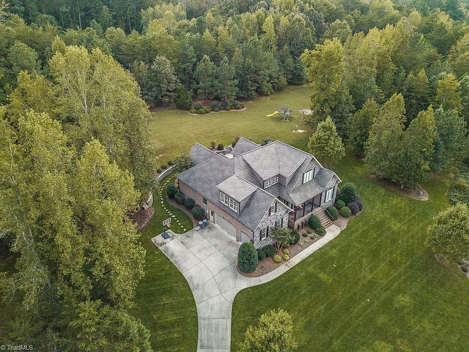 2nd image of 3505 Autumn Hills Dr